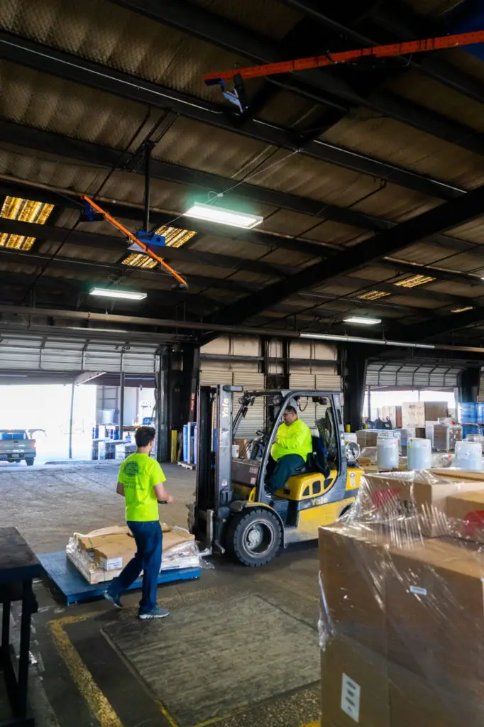 warehouse pallet dimensioner being used