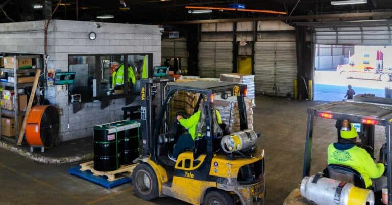 Cargo Spectre pallet dimensioners in a busy warehouse